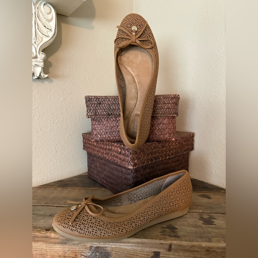 Giani Bernini NWOT Light Brown Women’s Slip On Dress Shoes 11